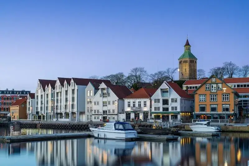 Ile Norwegia ma mieszkańców?